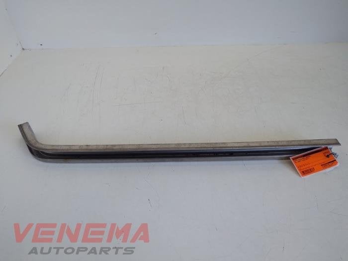 Rail porte coulissante droite d'un Volkswagen Caddy, Volkswagen, -, 3 mois de garantie, Utilisé