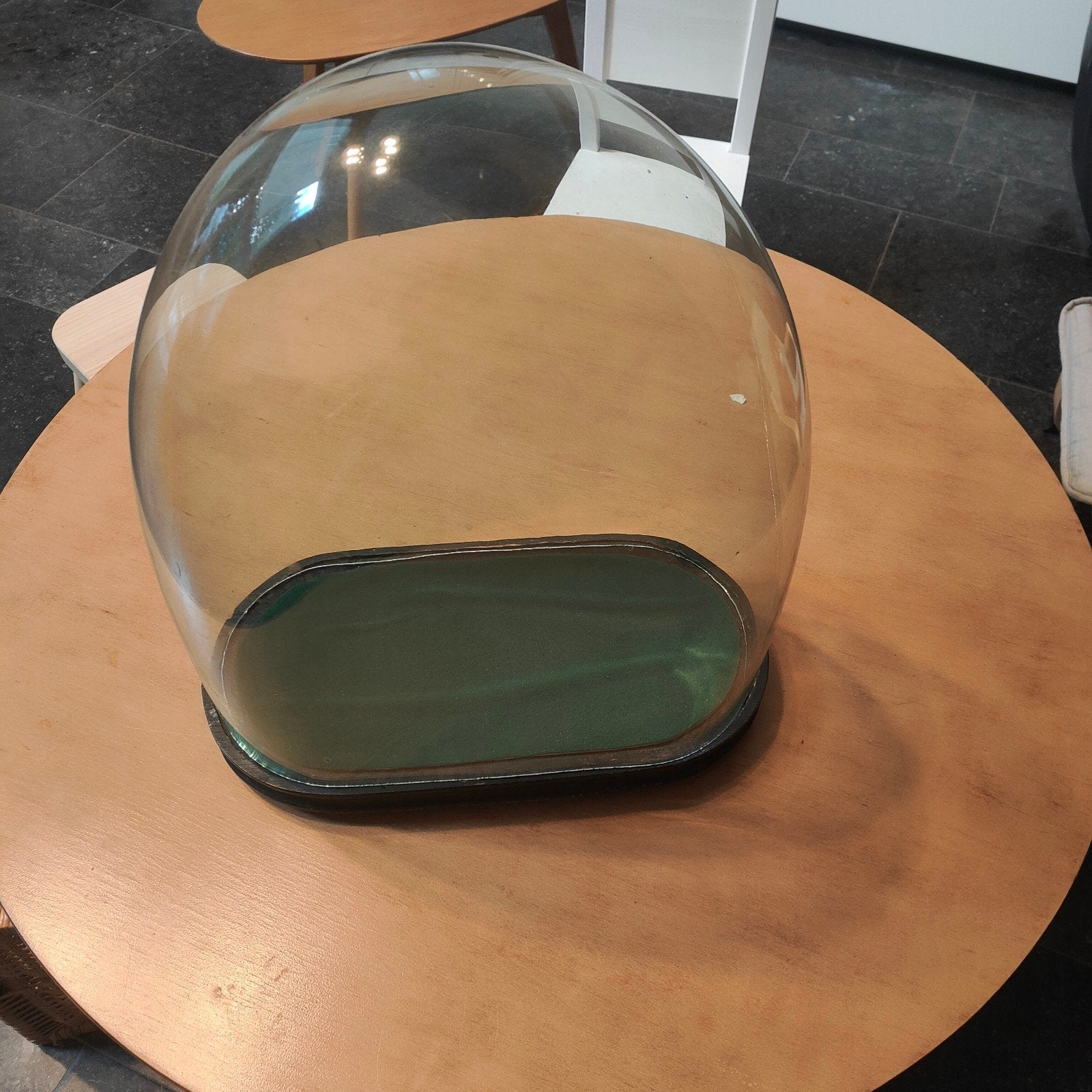 Grand globe en verre ancien, Verre, Enlèvement