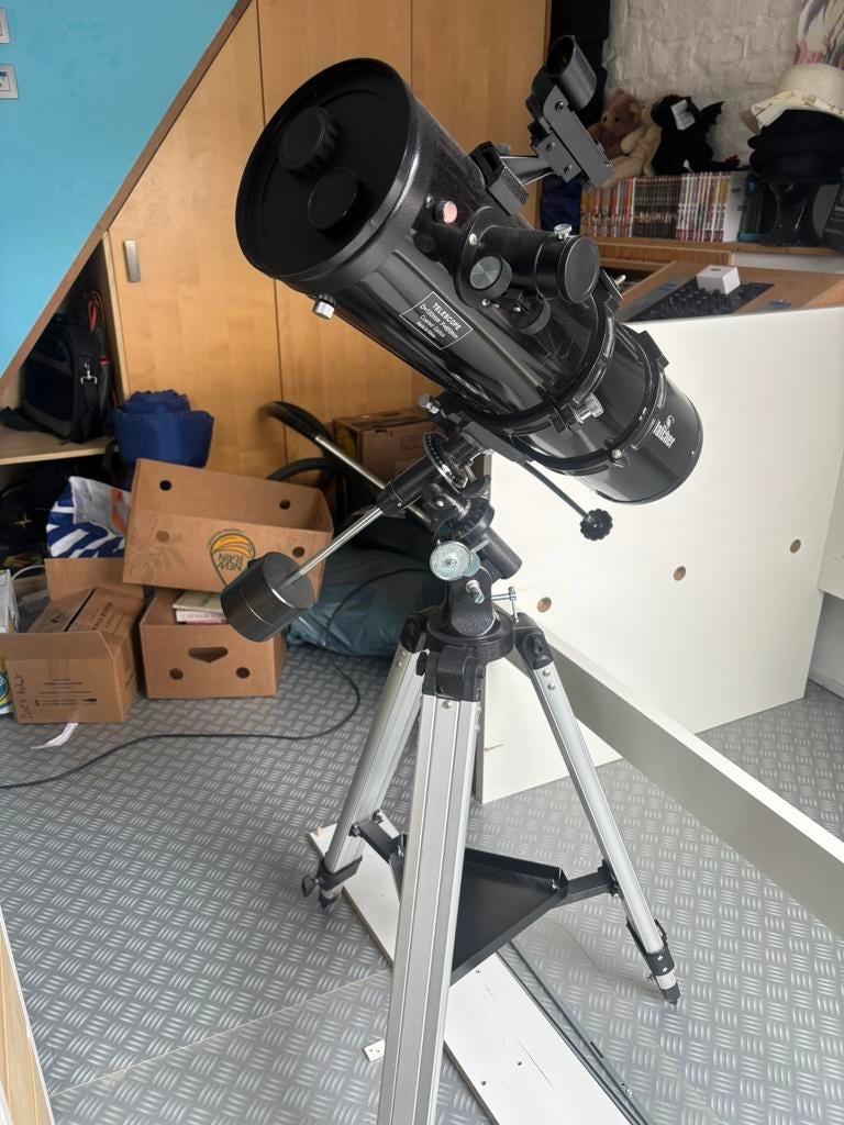 Télescope Sky-Watcher 130/650 + monture EQ2, Enlèvement, Comme neuf, Avec trépied