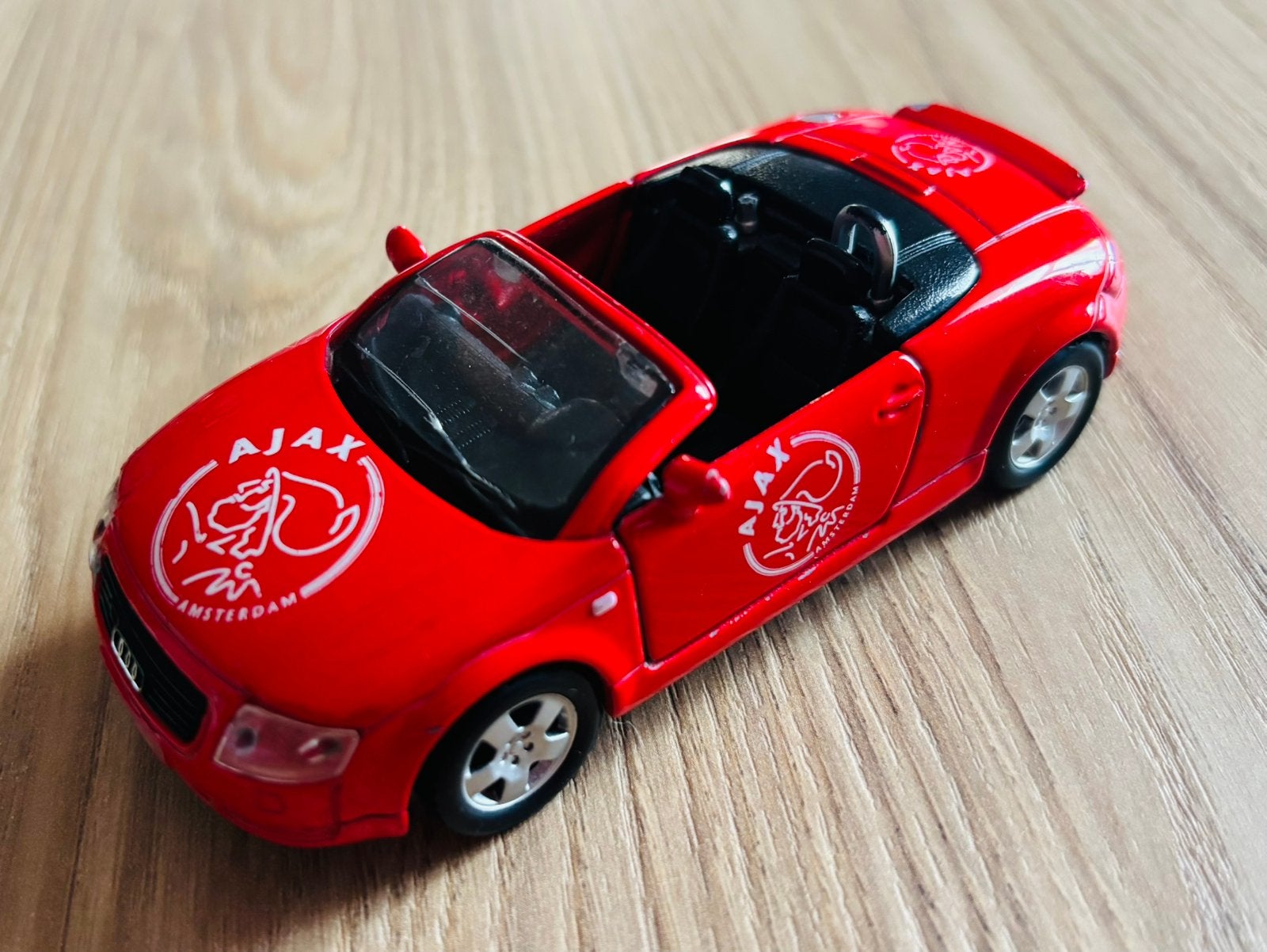 Audi TT Roadster Ajax schaalmodel, Hobby en Vrije tijd, Ophalen of Verzenden, Gebruikt, Auto