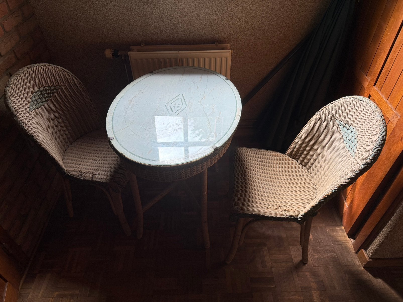 Antiek setje tafel met 2 stoeltjes rotan, Ophalen