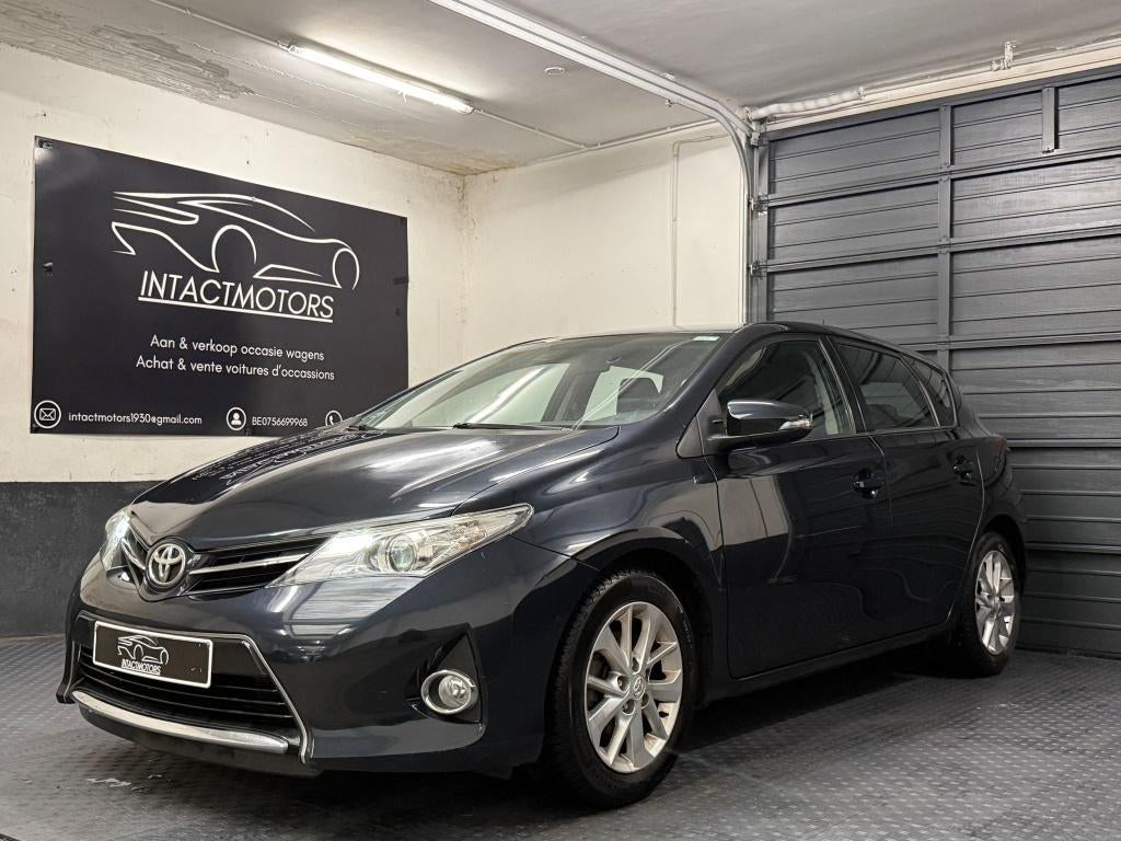 Toyota Auris Life 1.33i VVT-I 73.000 KM 2013, Auto's, Voorwielaandrijving, Zwart, 4 cilinders, 0 kg