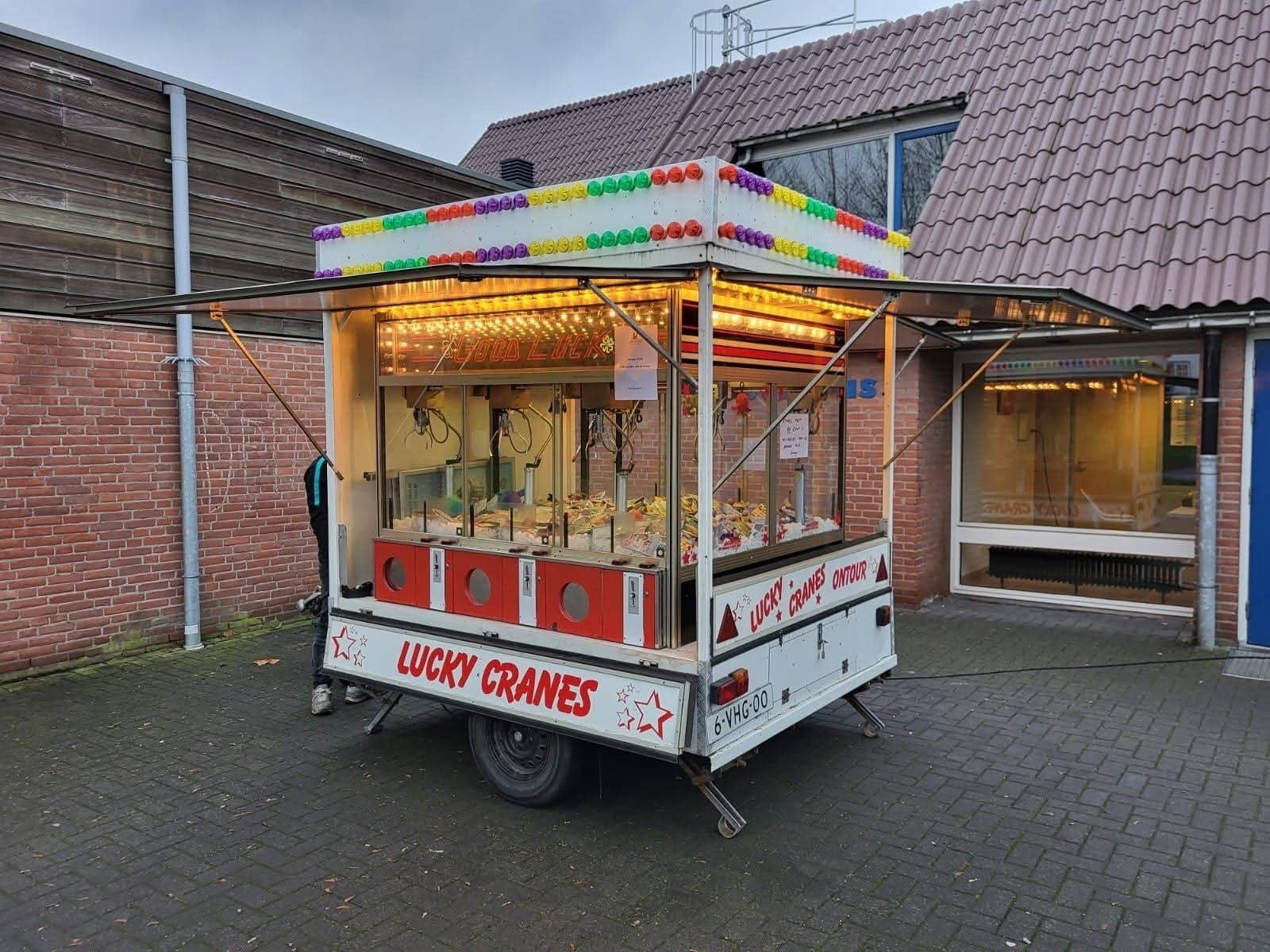 gezocht!!!!  aanhangwagen met grijpmachine s, Zakelijke goederen, Stock en Retail | Verkoopwagens, Ophalen of Verzenden