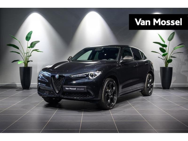 Alfa Romeo Stelvio Estrema, 1995 cc, Zwart, 4 cilinders, Zwart