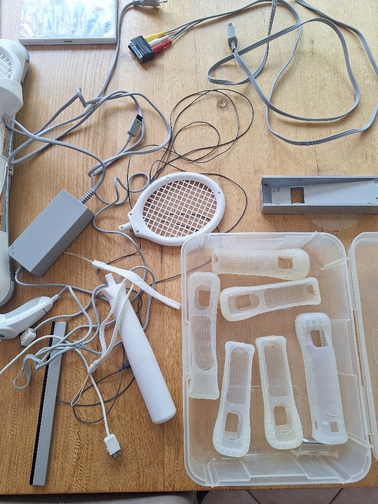 Wii avec jeux et accessoires, Enlèvement ou Envoi, Comme neuf, Avec jeux
