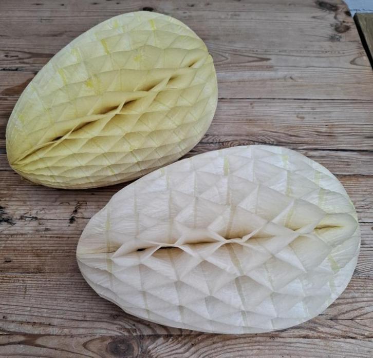 2 Grote vintage honeycombs, paasei, PASEN, Diversen, Gebruikt, -, -, Ophalen of Verzenden