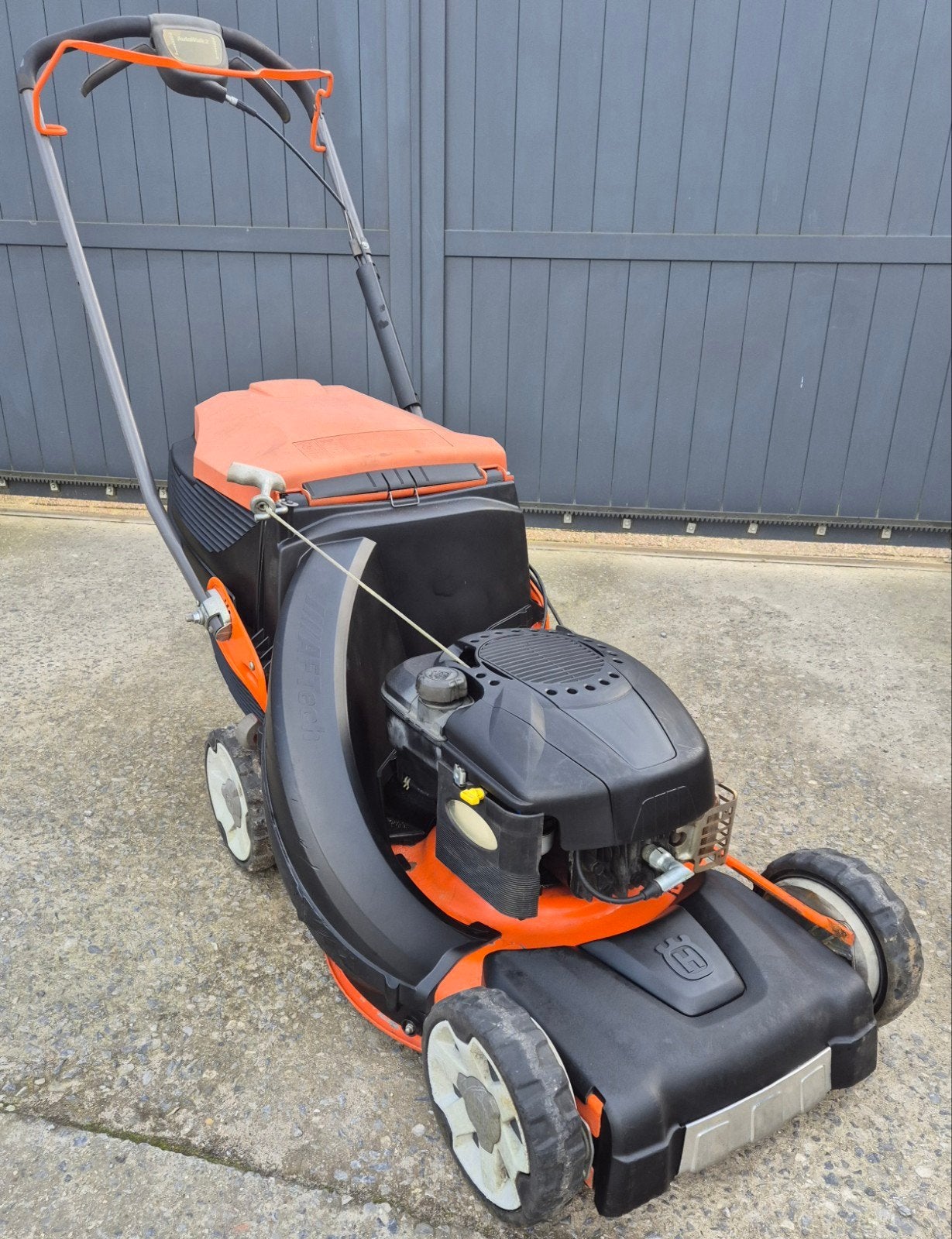 Tondeuse husqvarna Lc48V