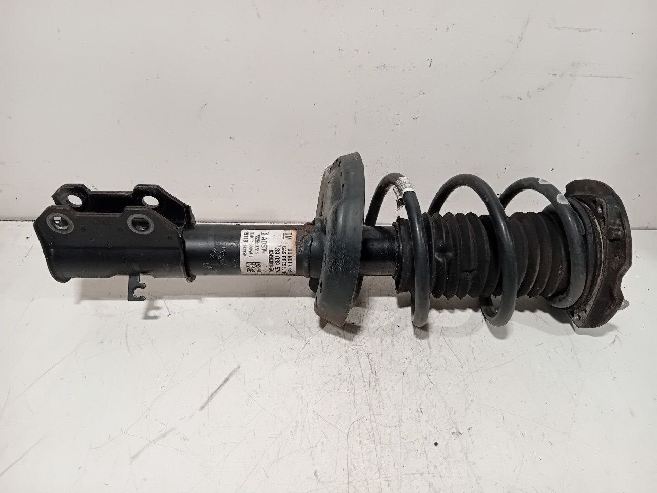 Veerpoot rechts voor Opel Astra, Auto-onderdelen, Onderdelen@venauto.nl, Van der Ven Autorecycling B.V., Gebruikt, Ettenseweg 76, 4706 PB Roosendaal, The Netherlands