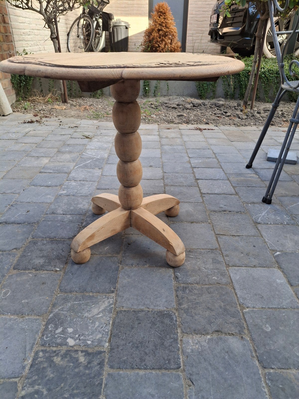 Landelijke bijzettafel, Ophalen