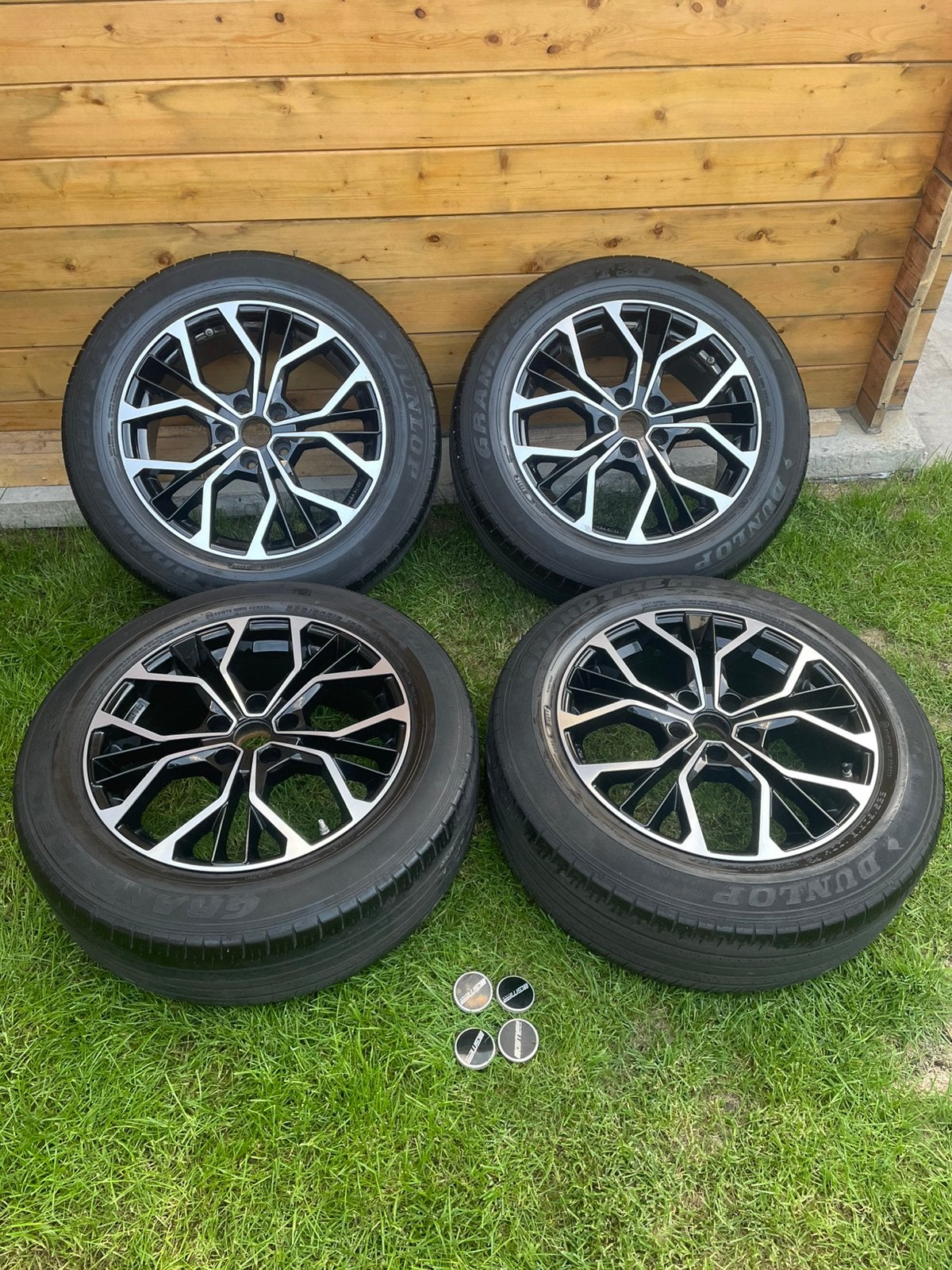 5x114,3 velgen 18 inch Allseasonbanden/ zwarte velgen, Auto diversen, Autosport-onderdelen, Zo goed als nieuw, Ophalen