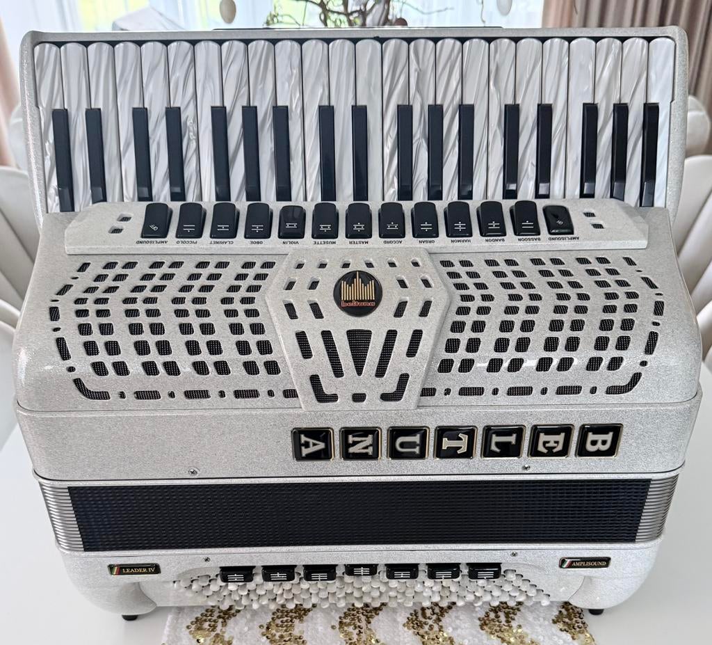 Accordeon Beltuna Leader 4 Amplisound, Musique & Instruments, Enlèvement ou Envoi, Comme neuf