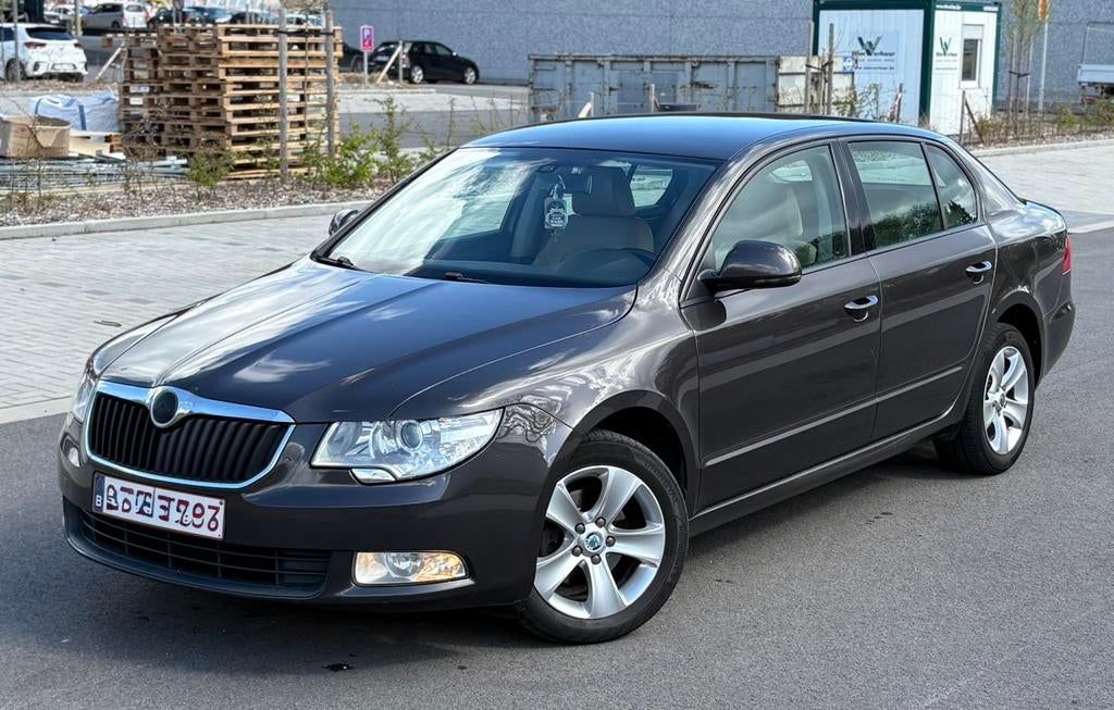 Skoda superbe 1.6 tdi, Autos, Skoda, Particulier, Superb, Diesel, Euro 5, Berline, 5 portes, Boîte manuelle, Beige, Enlèvement