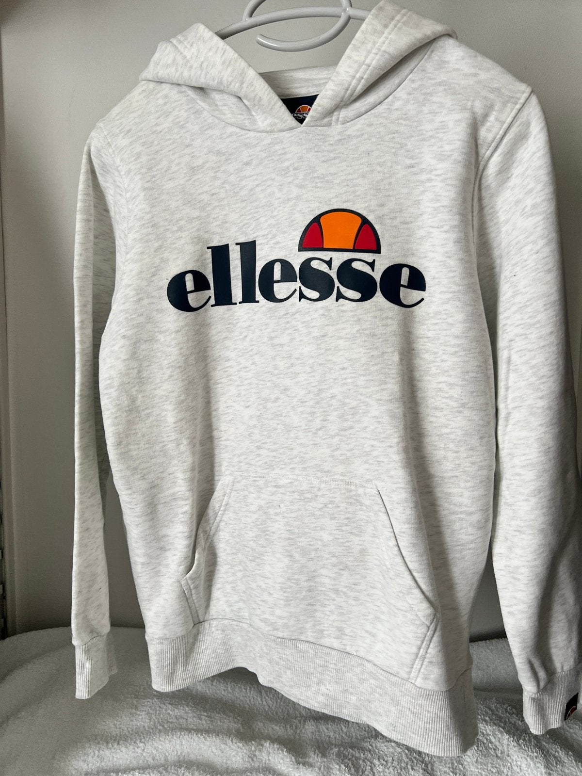 Sweat à  capuche Ellesse mixte, Enlèvement ou Envoi, Comme neuf, Garçon ou Fille, Pull ou Veste