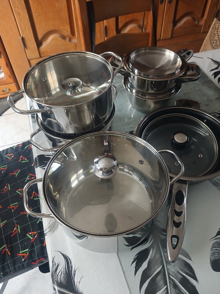 casseroles en acier inox (avec couvercles) – Très bon état, Maison & Meubles, Inox, Comme neuf, Enlèvement, Avec couvercle