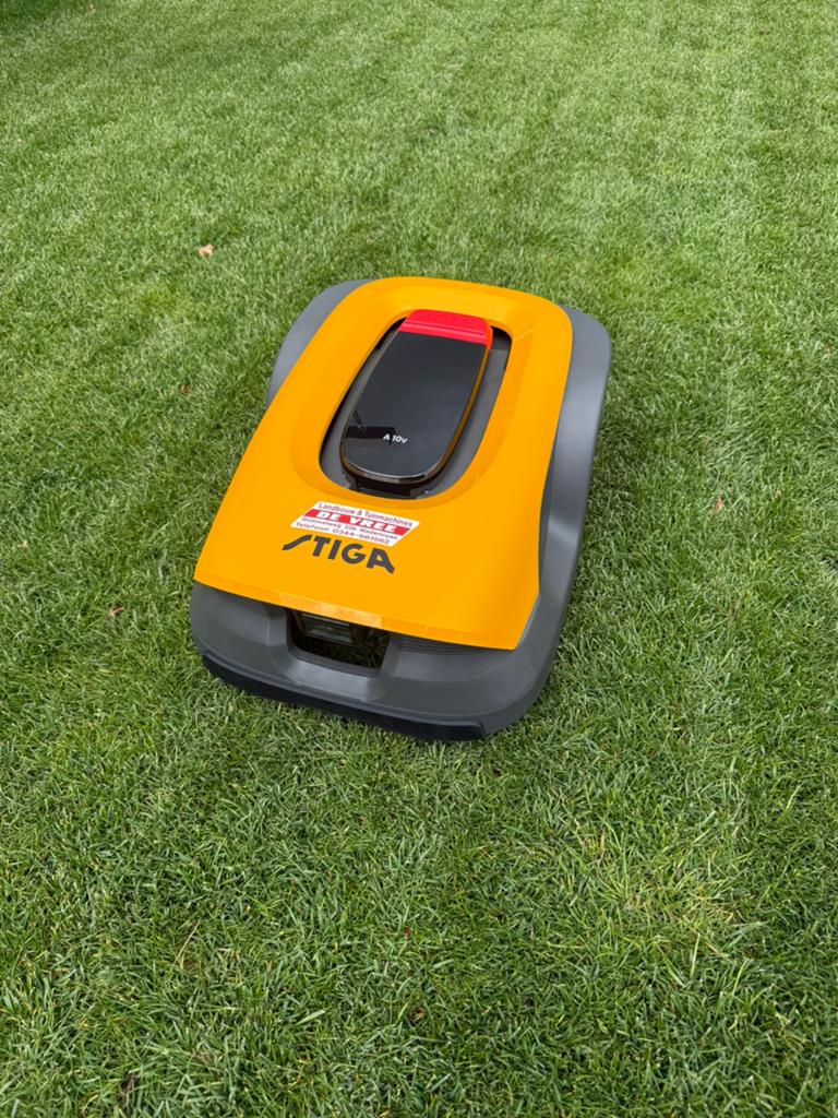 Stiga robotmaaier  a10v gps 1000m2 nieuw actie, Tuin en Terras, Ophalen of Verzenden, Zo goed als nieuw