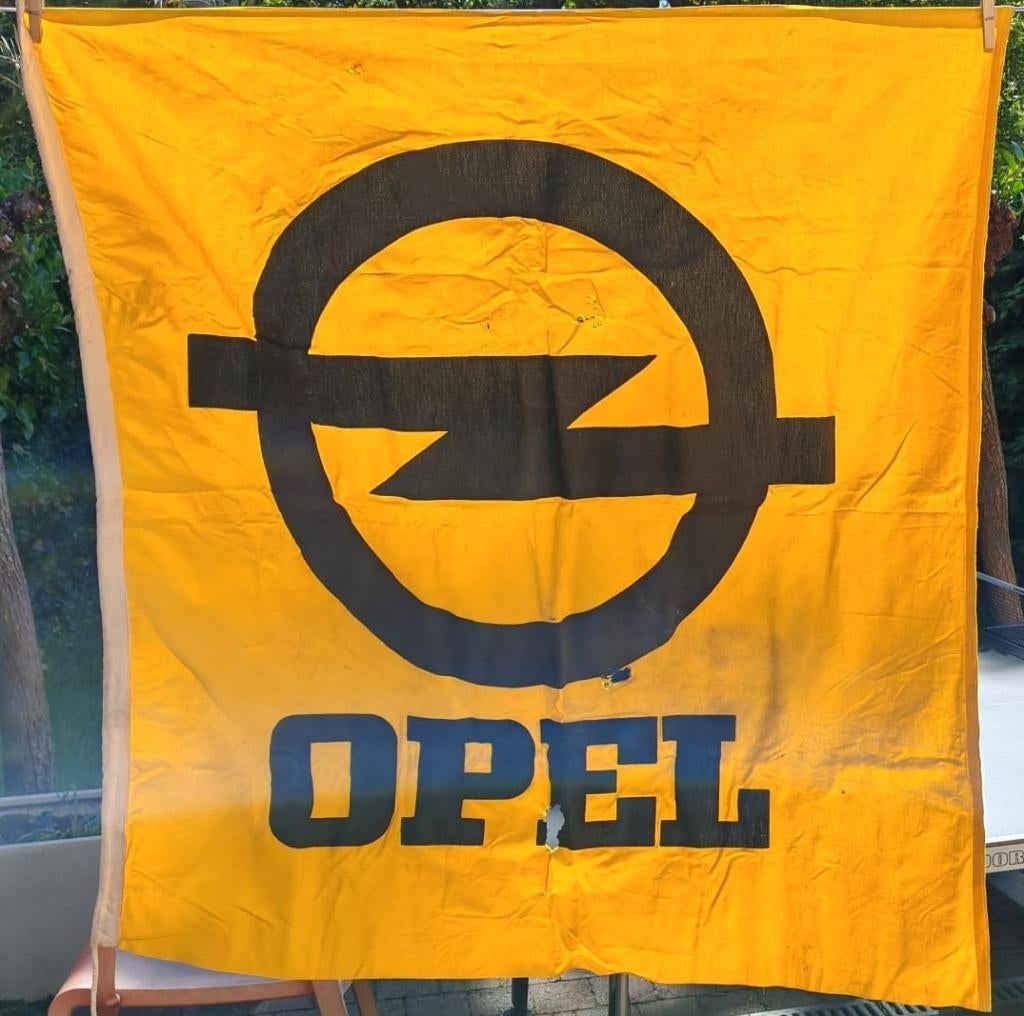 Vintage Opel dealer vlag, plastiek vlagjes, banner, Verzamelen, Merken en Reclamevoorwerpen, Ophalen, Gebruikt, Overige typen