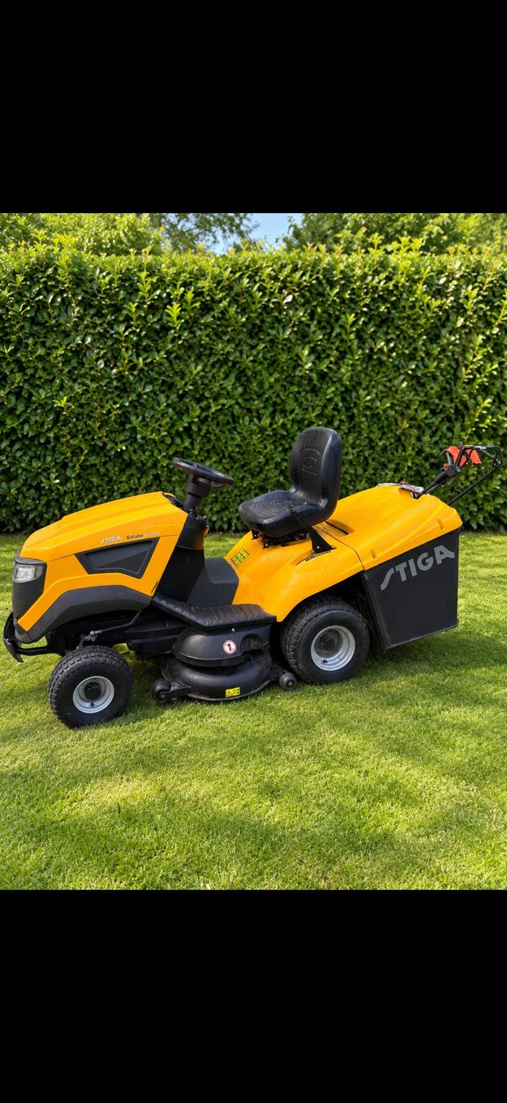 Stiga zitmaaier twin motor, Tuin en Terras, Ophalen, Zo goed als nieuw