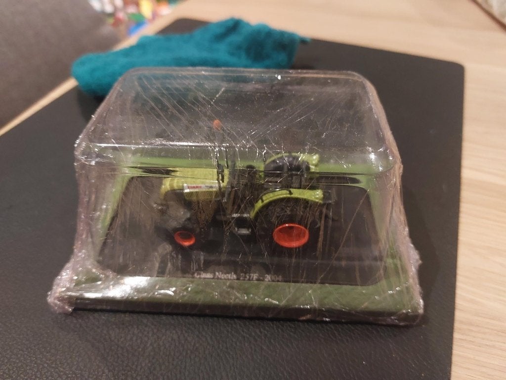 Tracteur Class Nectis 257 F de 2004, Enlèvement ou Envoi, Neuf, Grue, Tracteur ou Agricole