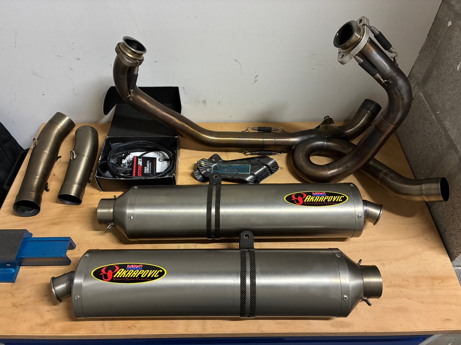 Akrapovic Honda VTR 1000 SP1/SP2 volledig systeem, Motoren, Ophalen of Verzenden, Gebruikt