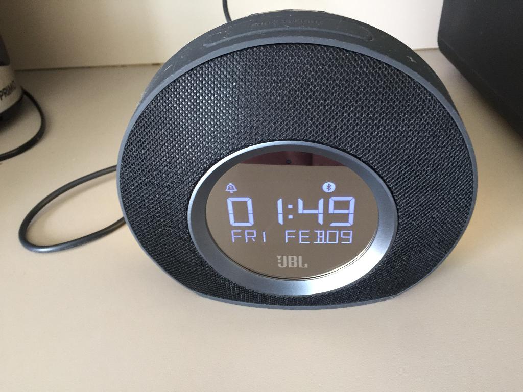 Bluetooth-wekkerradio JBL Horizon met warme licht, Ophalen, Zo goed als nieuw, JBL