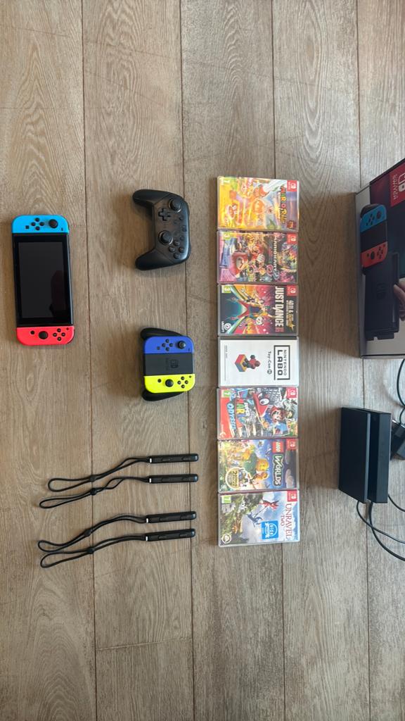 Nintendo switch +14 games, Games en Spelcomputers, Ophalen of Verzenden, Zo goed als nieuw