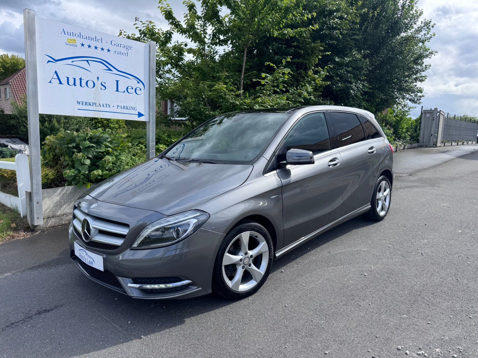 Mercedes B 180 Automaat/camera/panodak/bi-xenon/1eigenaar, Autos, Mercedes-Benz, 144 g/km, Achat, Entreprise, Garantie prolongée