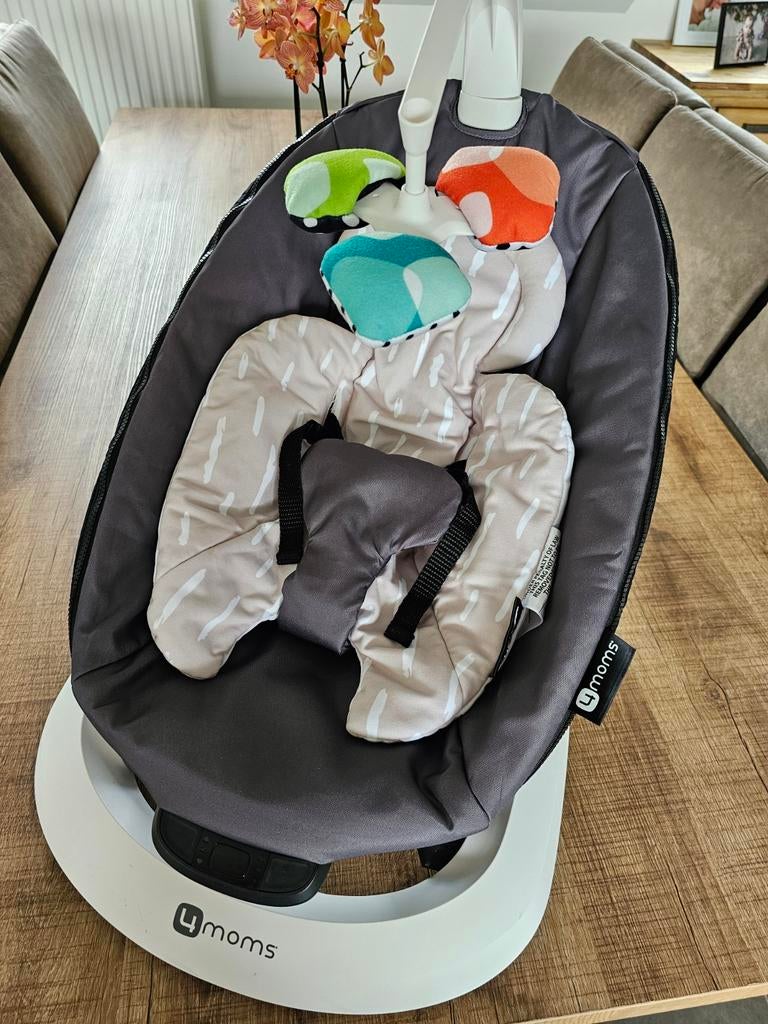 4 moms met trilfuncties, Kinderen en Baby's, Wipstoeltjes, Ophalen, Zo goed als nieuw, Overige merken, Met gordel(s) of riempje(s)