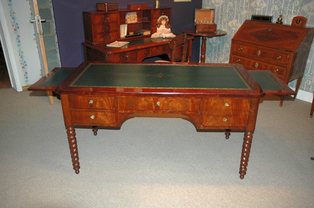 19e-eeuws Louis Philippe-bureau in Cubaans mahonie, Antiek en Kunst, Antiek | Meubels | Tafels, Ophalen