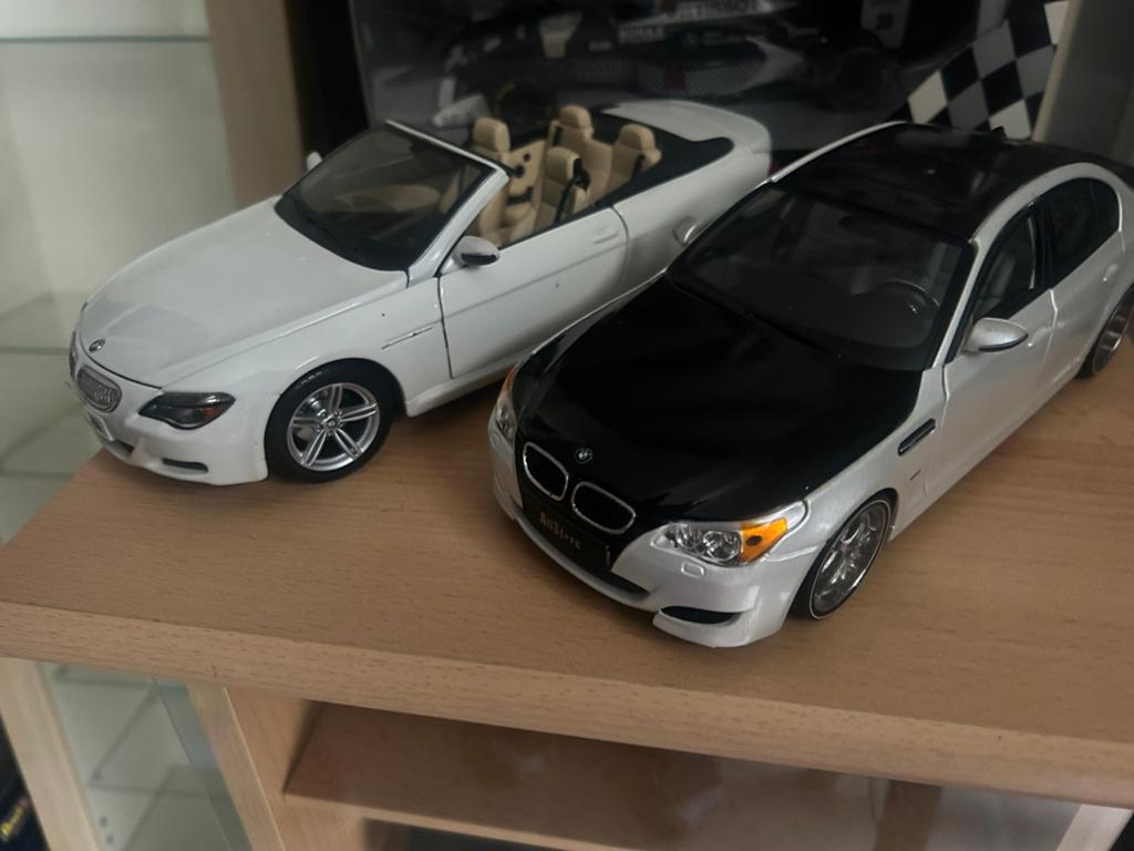 2 modèles bmw à vendre (45 pièces), Hobby & Loisirs créatifs, Voitures miniatures | 1:18, Enlèvement, Comme neuf