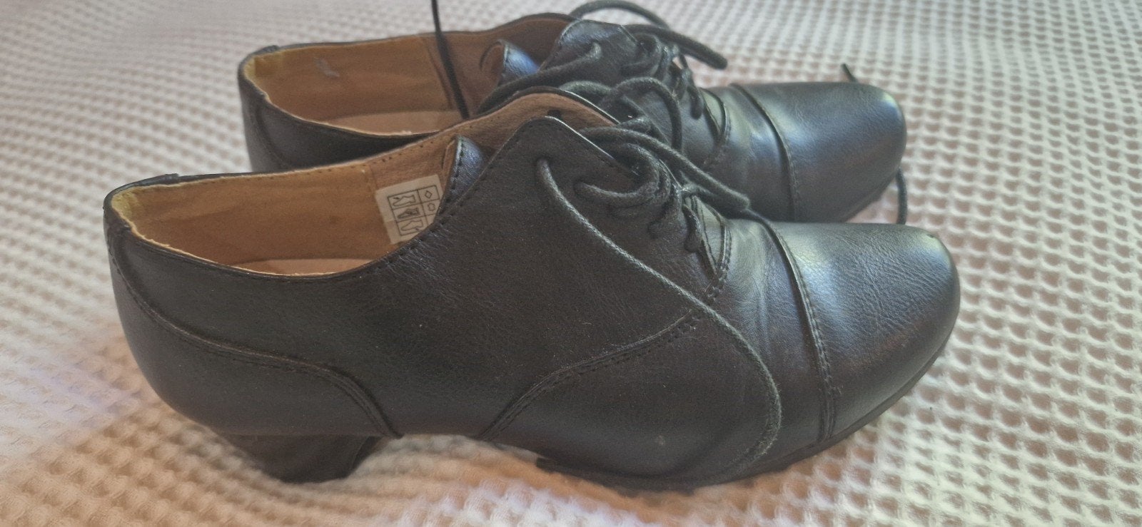 Zwarte damesschoenen met lage hak maat 37, Kleding | Dames, Schoenen, Ophalen
