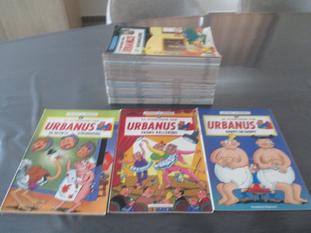 32 URBANUS strips, Ophalen of Verzenden, Zo goed als nieuw