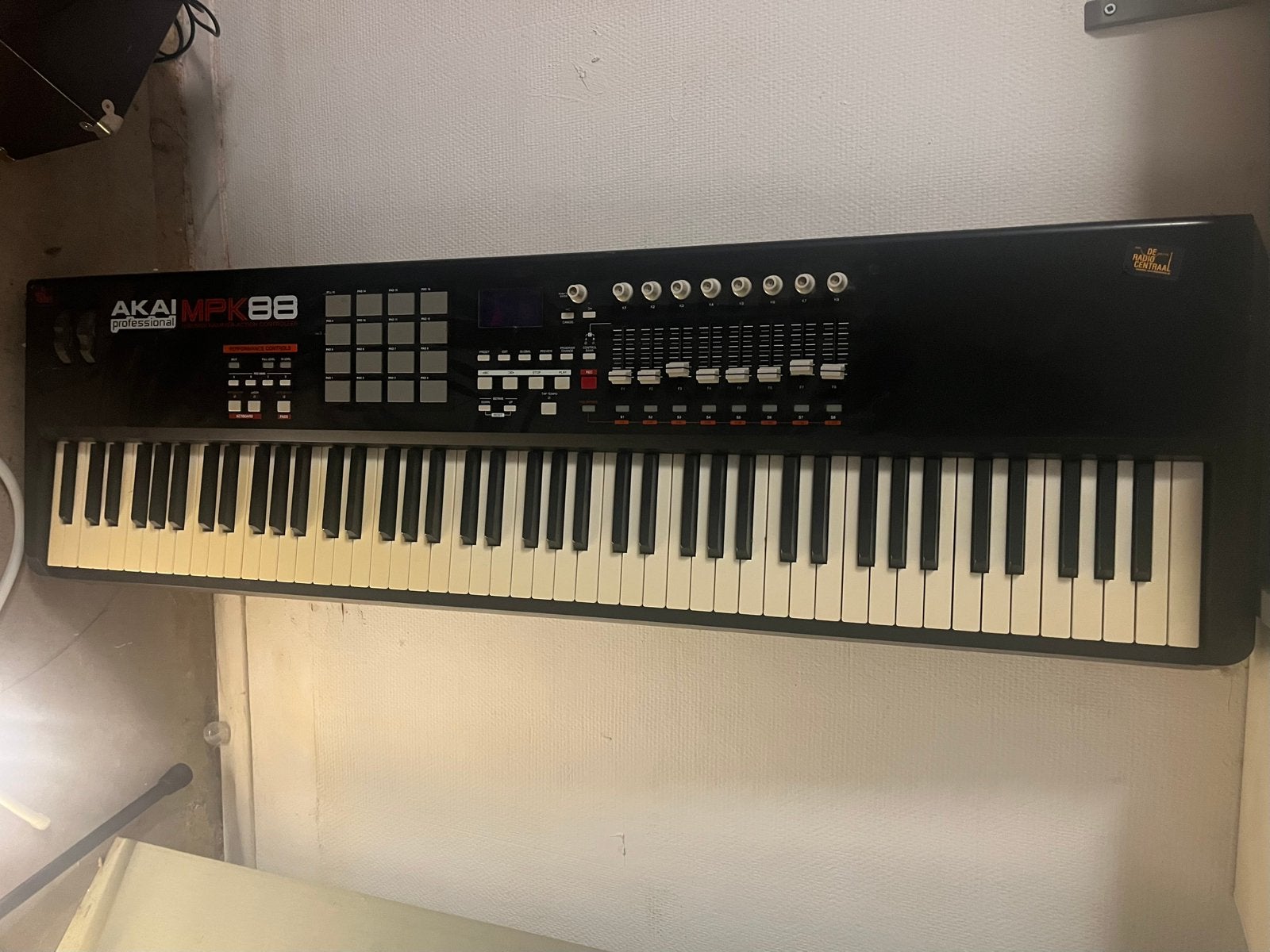 Akai mpc 88, Muziek en Instrumenten, Ophalen, Zo goed als nieuw