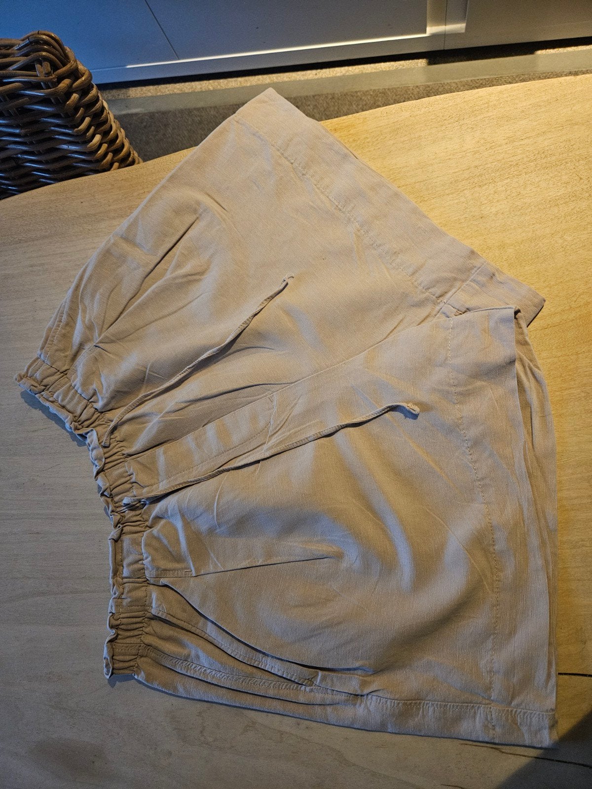 Beige dames short maat XS, Kleding | Dames, Overige Dameskleding, C&A, Ophalen, Gedragen