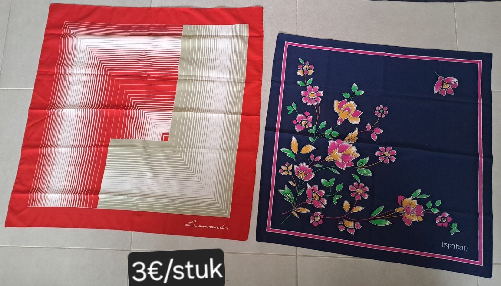 Sjaaltjes, foulards (lot alles voor 10€), Vêtements | Femmes, Vêtements Femmes Autre, Enlèvement