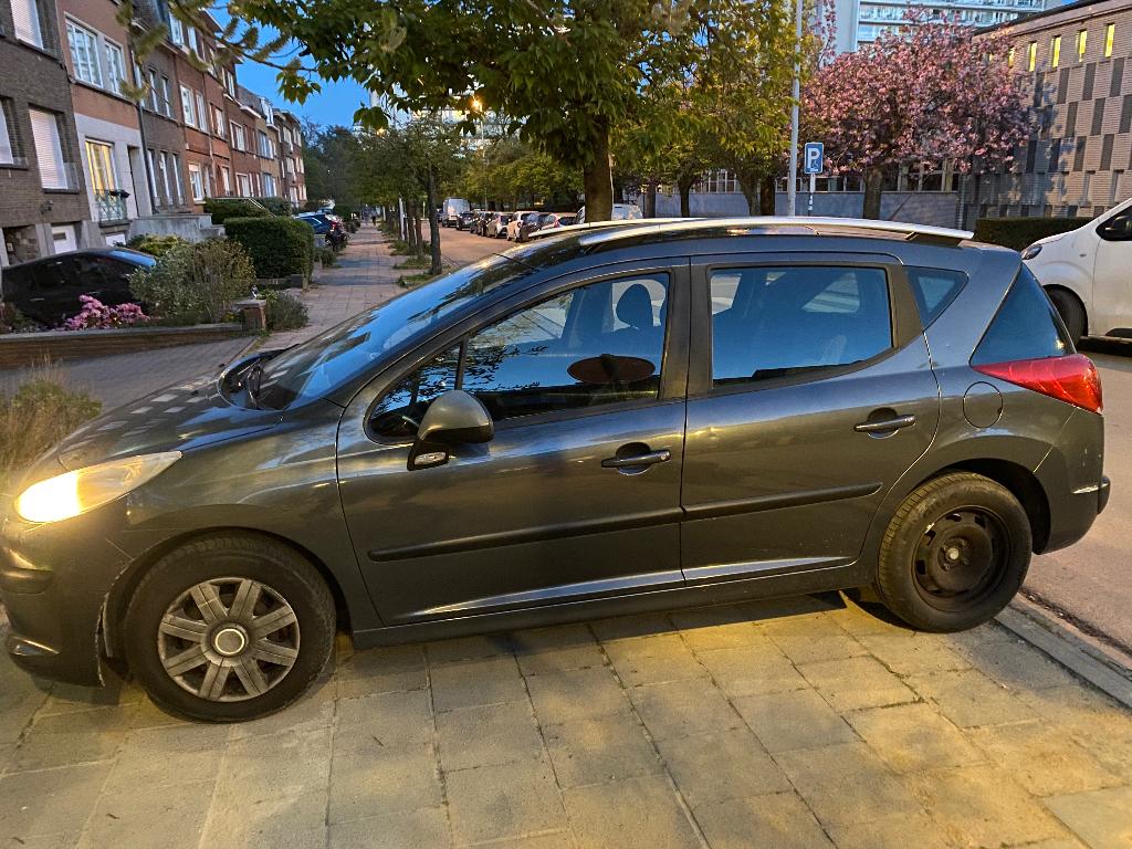 Peugeot 207 sw 2008 essence, Auto's, 5 deurs, Particulier, Euro 4, Zilver of Grijs