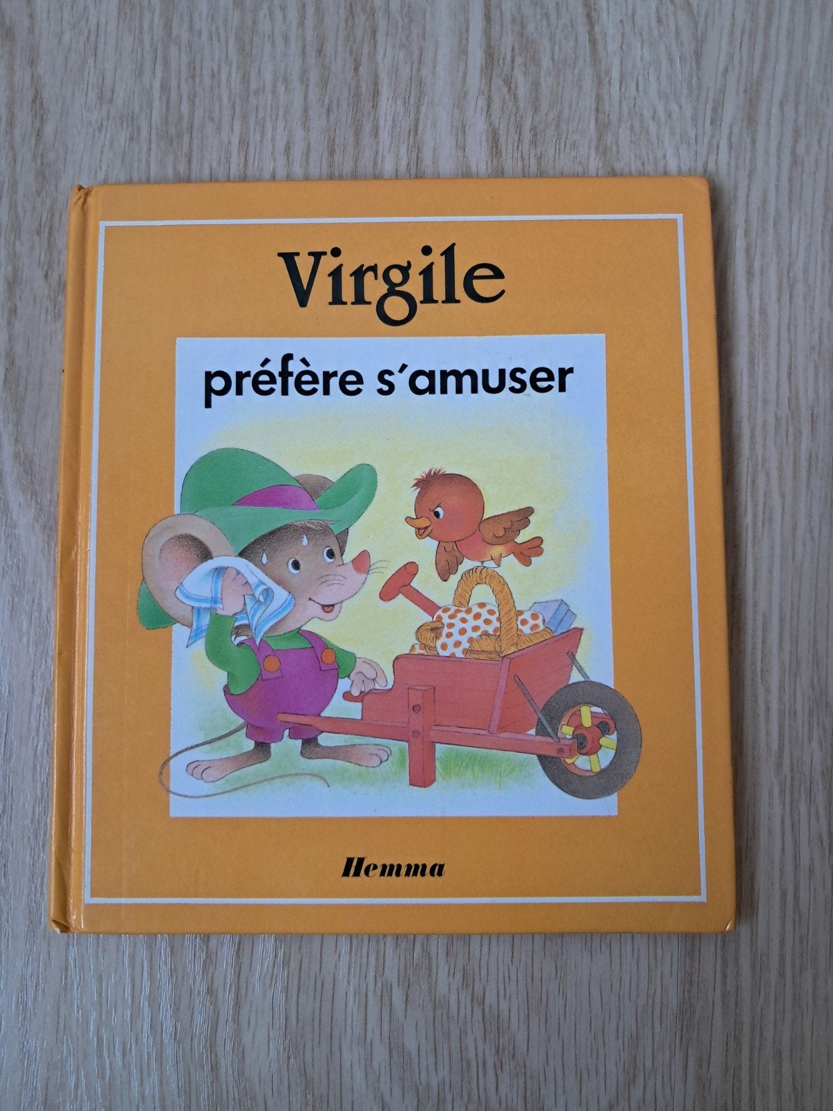 Geïllustreerd boek „Virgile geeft er de voorkeur aan plezier, Ophalen of Verzenden, Gelezen