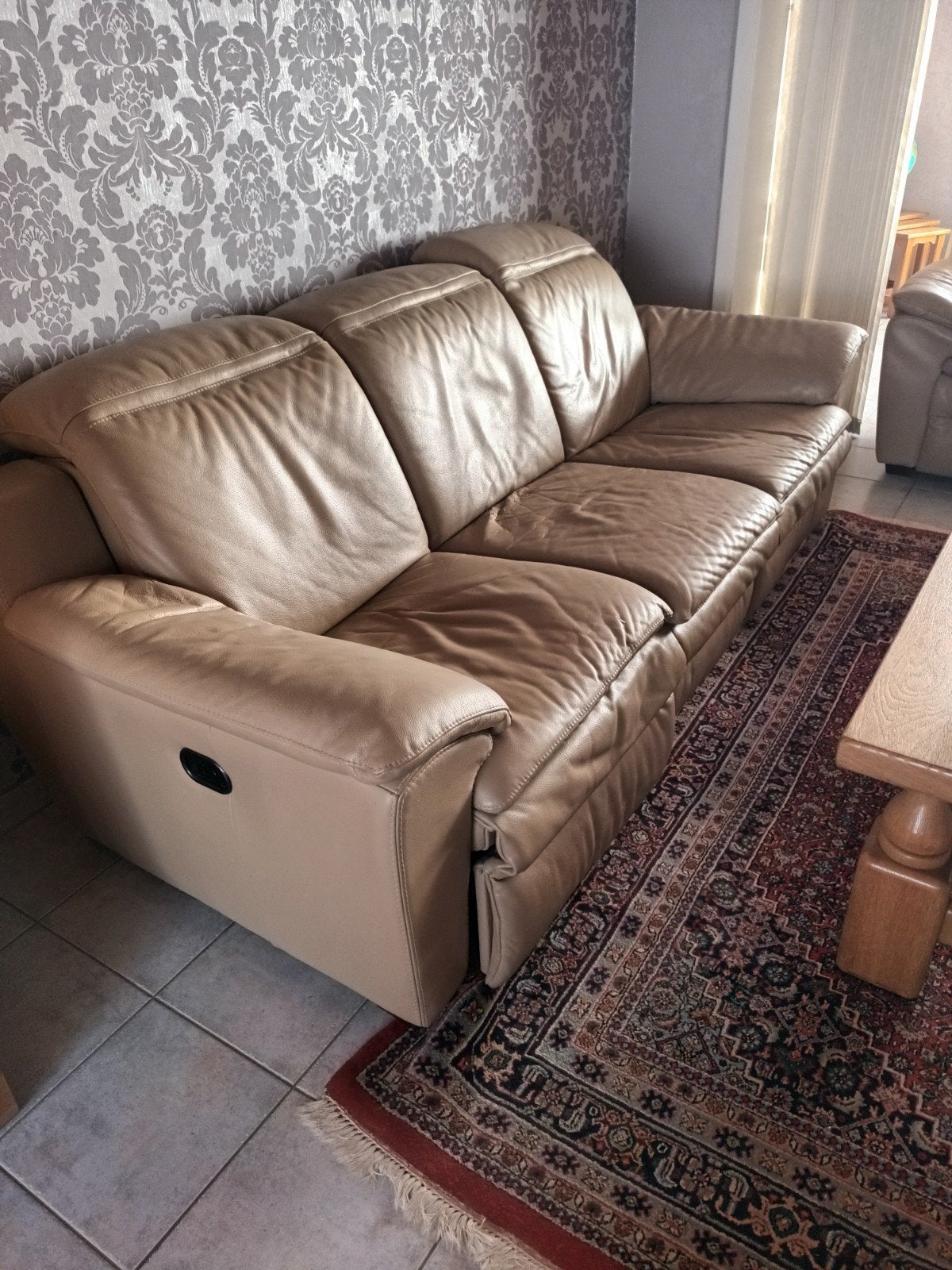 GRATIS Leder salon, 3-zit met 2 werkende relaxen en 2-zit., Ophalen