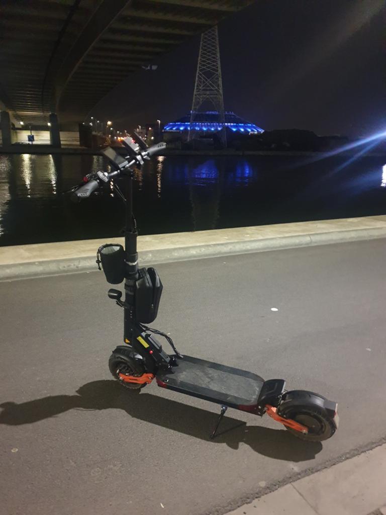Joyor T10 60V ! Trottinette unique 25 km/h 70 km/h 2 x 1000, Enlèvement ou Envoi