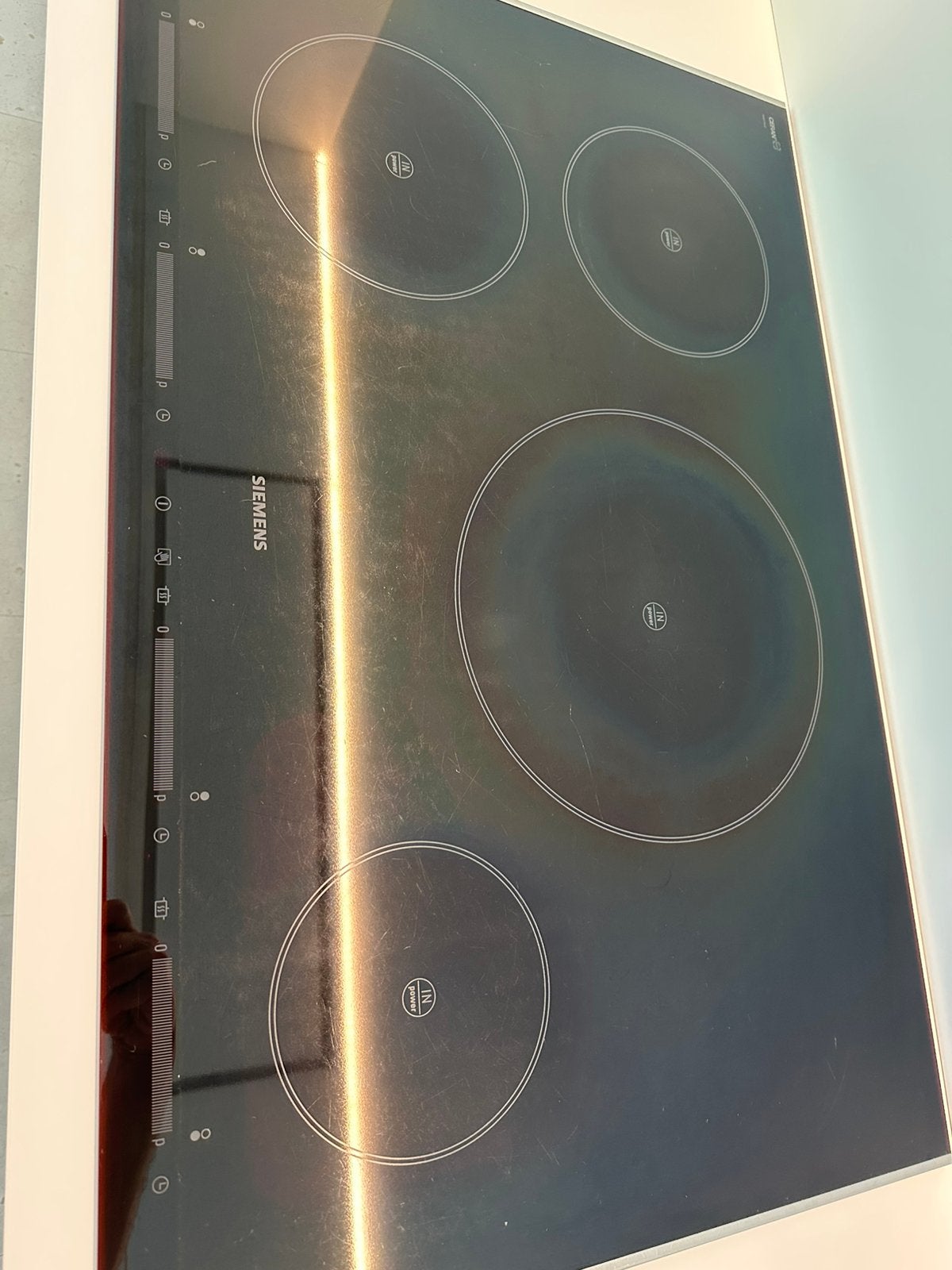 CUISINIÈRE À INDUCTION SIEMENS SANS FISSURES, Electroménager, Enlèvement, Utilisé