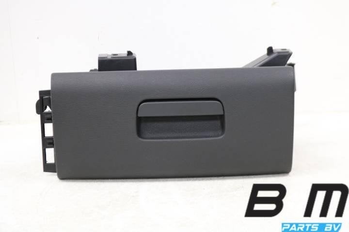 Opbergvakje onder stoel rechts VW Golf Sportsvan 510882600, Utilisé