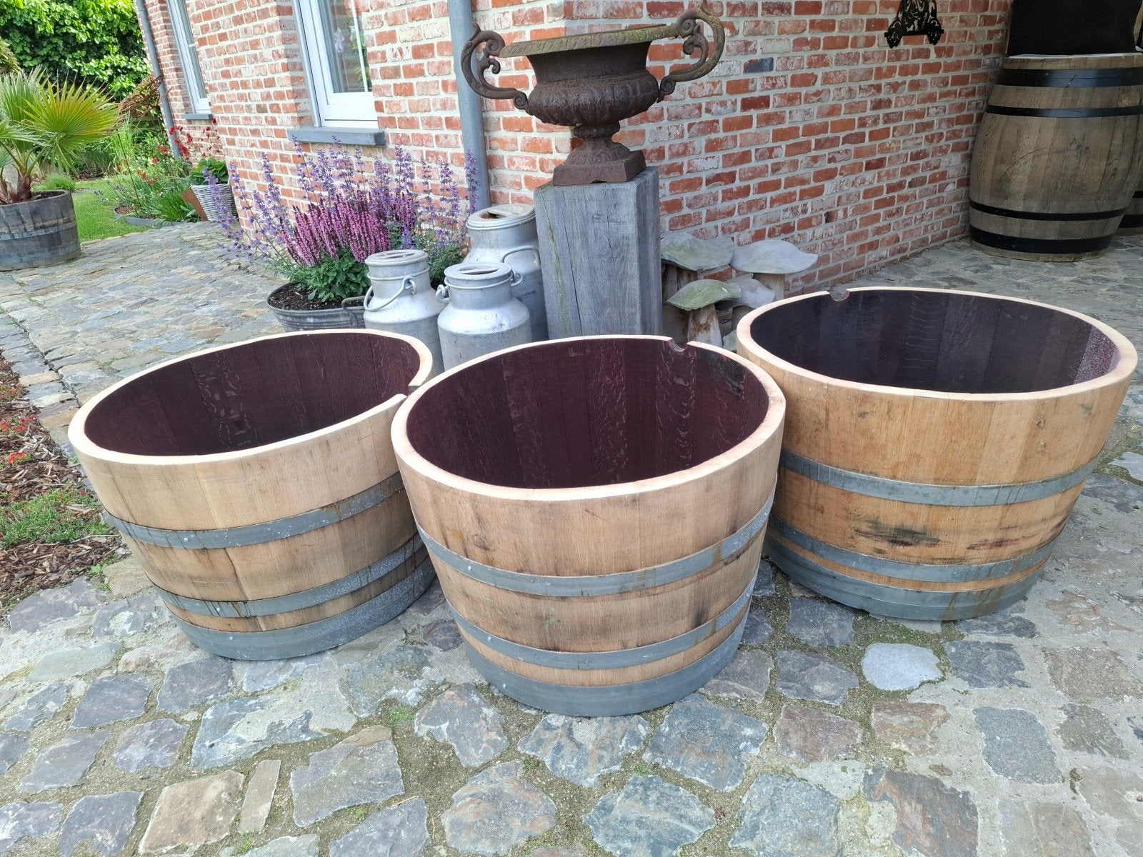 Tonneau à vin de Bordeaux en demi-chêne de 47,5 cm x 70 cm e, Jardin & Terrasse, Bacs à fleurs & Jardinières, Enlèvement