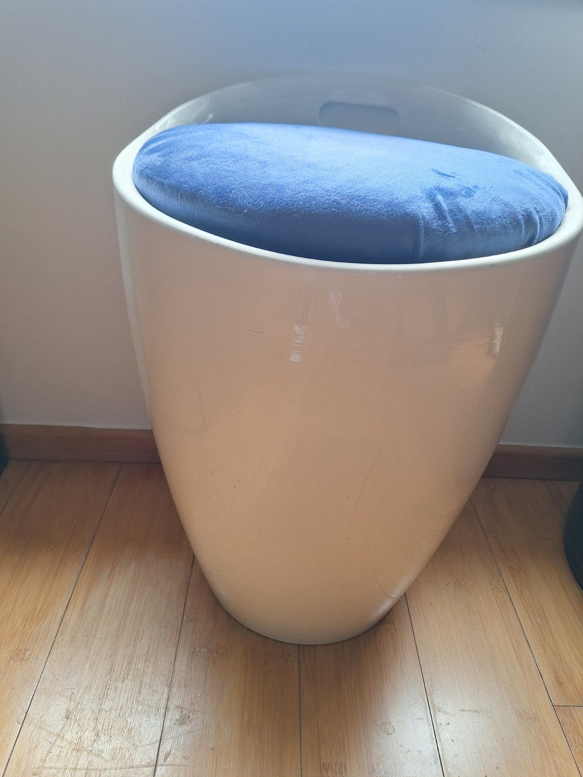 Pouf avec rangement, pouvant servir de chaise d'appoint