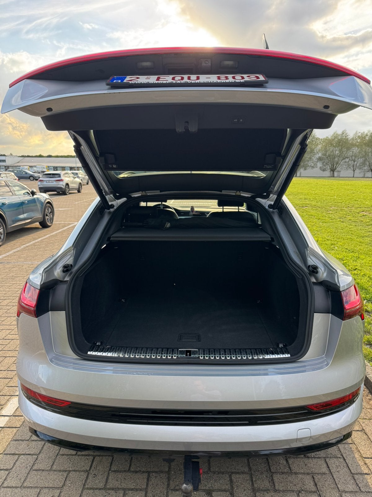 Audi E-tron sportback, Auto's, Automaat, Zwart, Elektrisch, 5 zetels