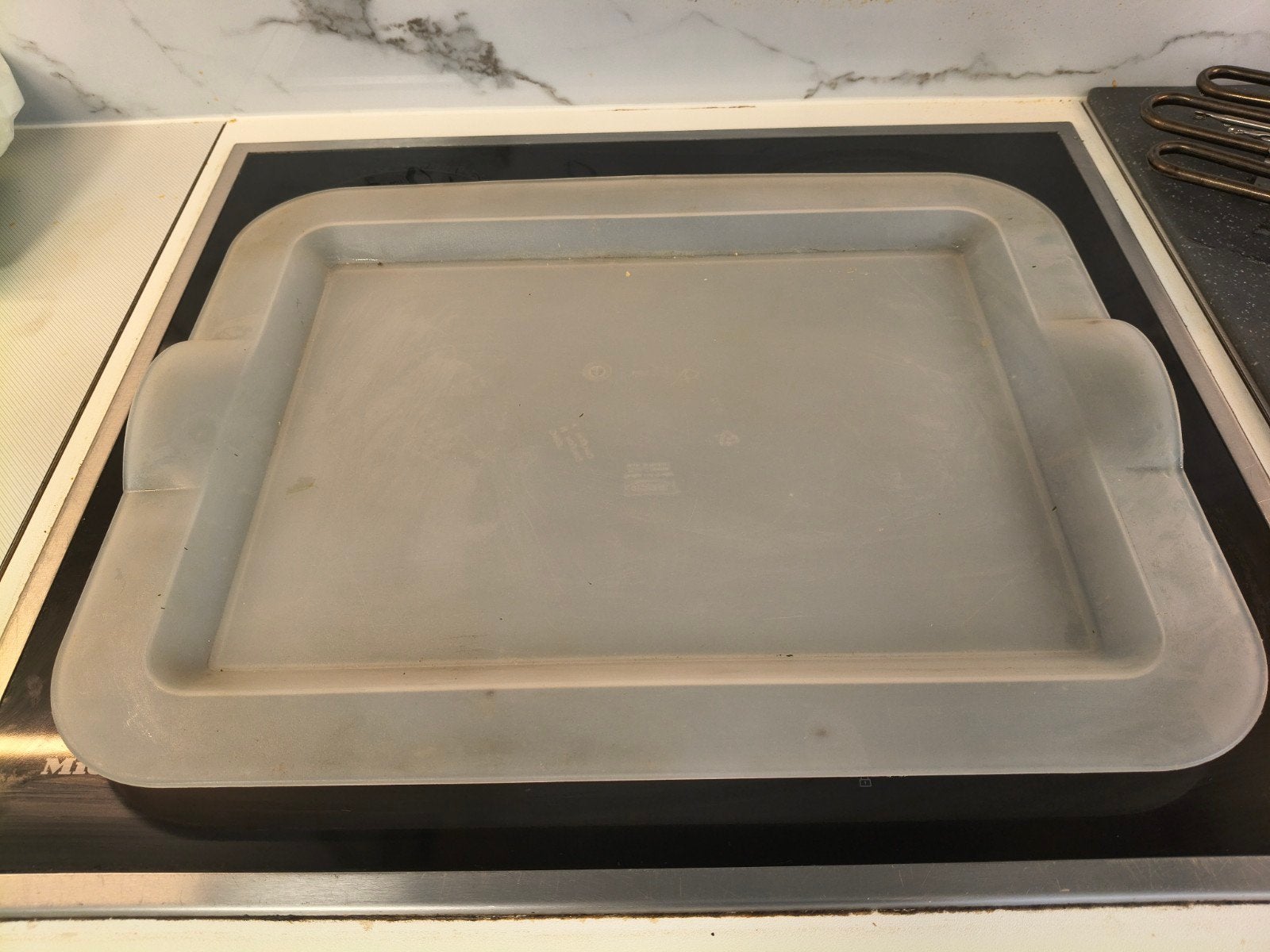 2 grote hard plastieken dienbladen, Ophalen