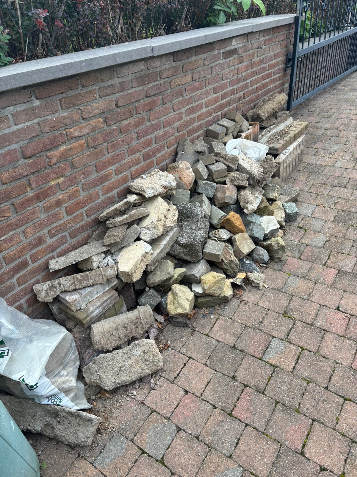 Gratis grind en steenpuin, Tuin en Terras, Ophalen, Gebruikt, Kei