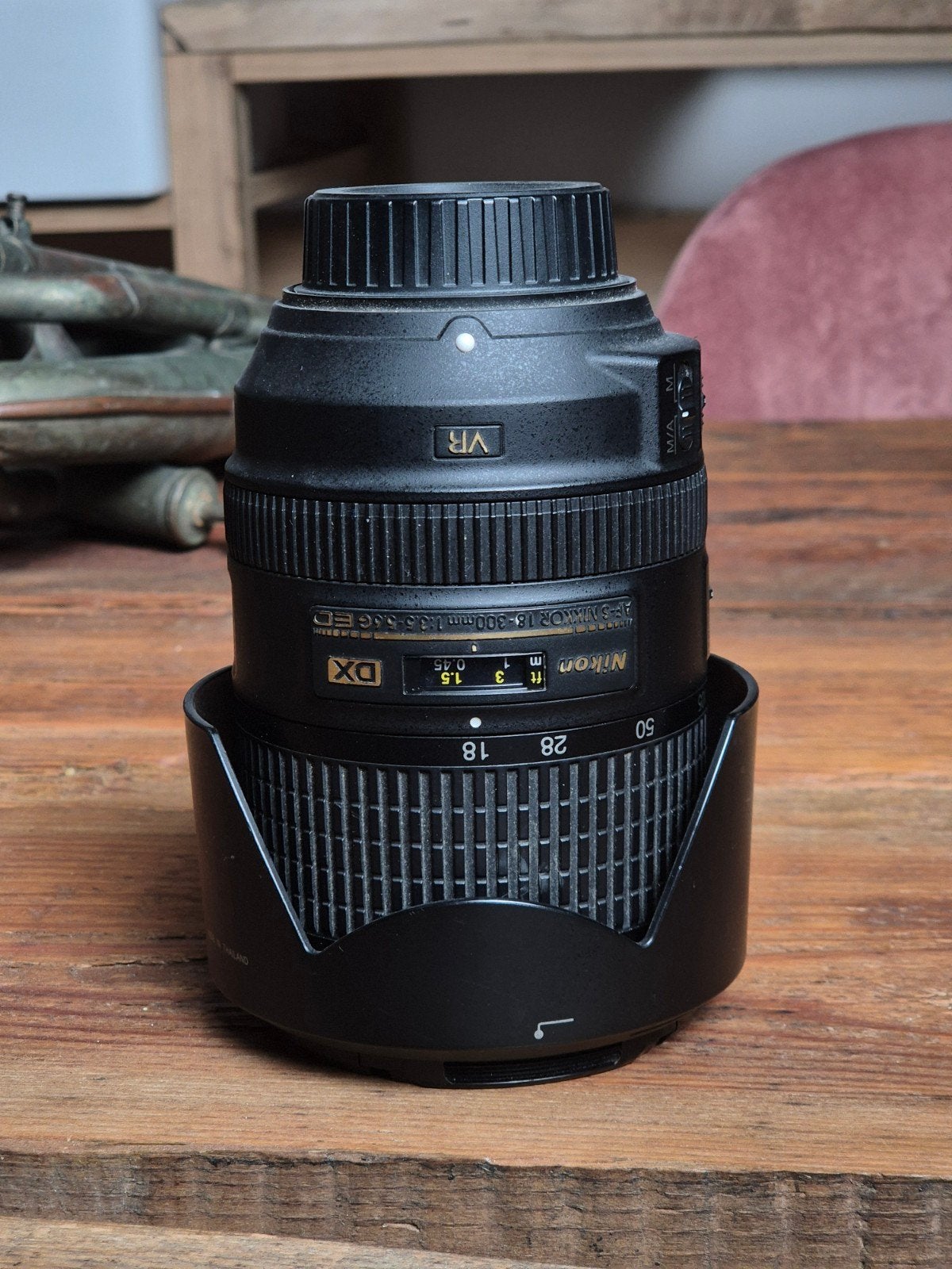 nikon 18-300mm f3,5-5,6 G ED AF-S DX, Housse/sac de protection, Enlèvement ou Envoi, Comme neuf, 300 mm
