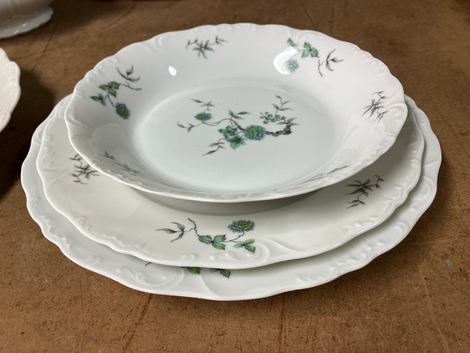 Limoges A. Lanternier & C servies porselein 94 pc Green Ming, Antiek en Kunst, Antiek | Keramiek en Aardewerk, Ophalen