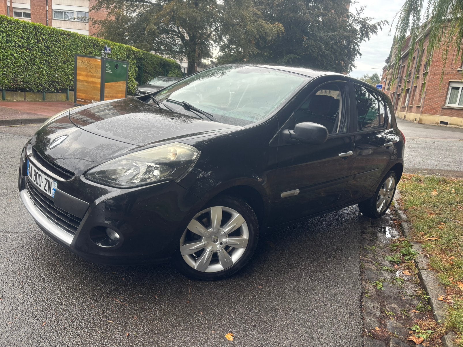 RENAULT CLIO 1.2 tce 100ch ct ok suivie complet, Autos, Euro 5, Achat, Boîte manuelle, Noir