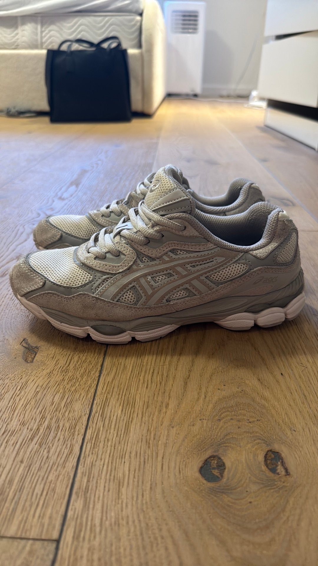 Asics gel grijs, Sport en Fitness, Loopsport en Atletiek, Hardloopschoenen, Ophalen of Verzenden, Zo goed als nieuw, Overige sporten