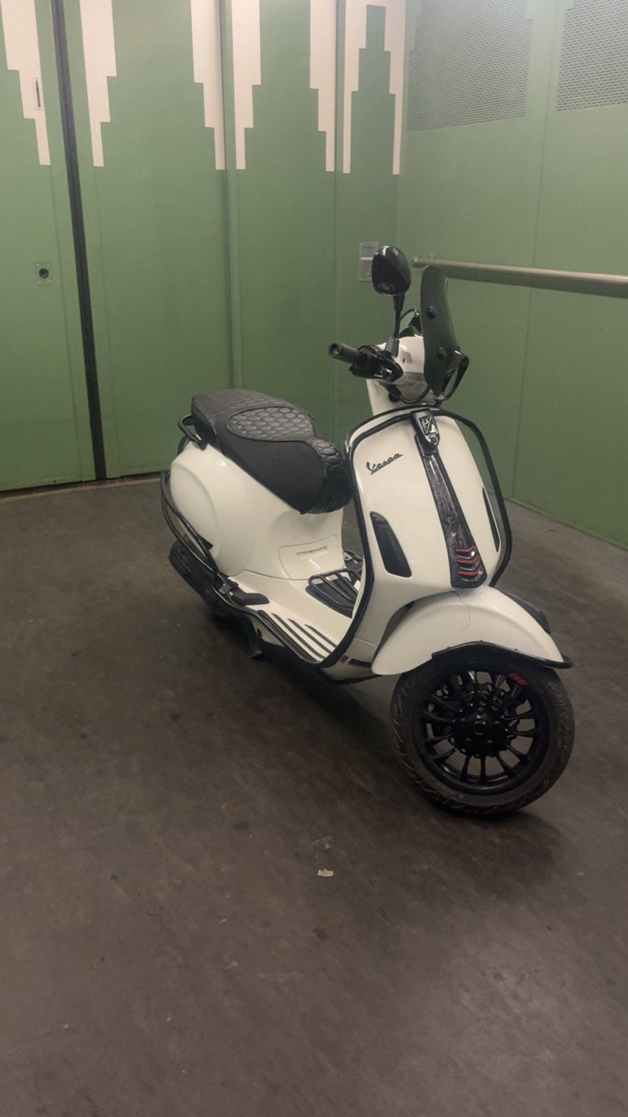 Vespa sprint 80cc, Fietsen en Brommers, Scooters | Vespa, Zo goed als nieuw, Ophalen